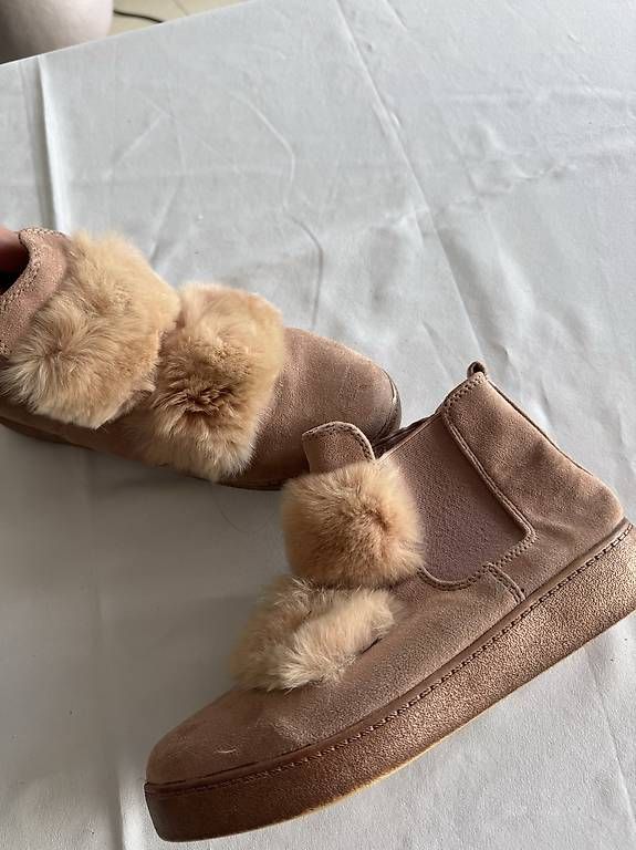 Scarpe da donna: Pinke Fell-Boots mit Pompons – Nuovo e nell'imballaggio originale da Schlieren venduto da gue_m9qk 2