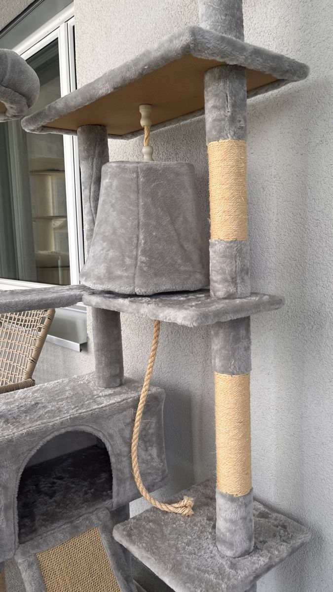 Tiragraffi: Kratzbaum Katzen – Usato da Winterthur venduto da anastasia.zuber 4