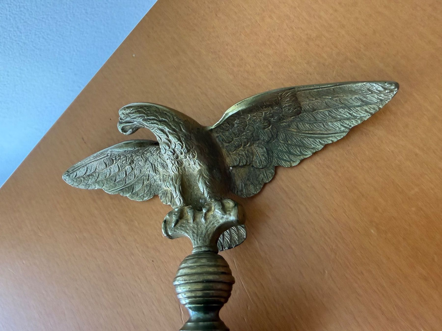 Statuette: Adler auf Sockel, Antik, Messing – Usato da Fehraltorf venduto da bruggin 8