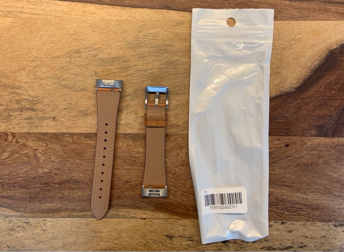 Armbänder & -reifen: Armband zu fitbit charge 4 – Neu und originalverpackt aus Giswil von Pingu109 1