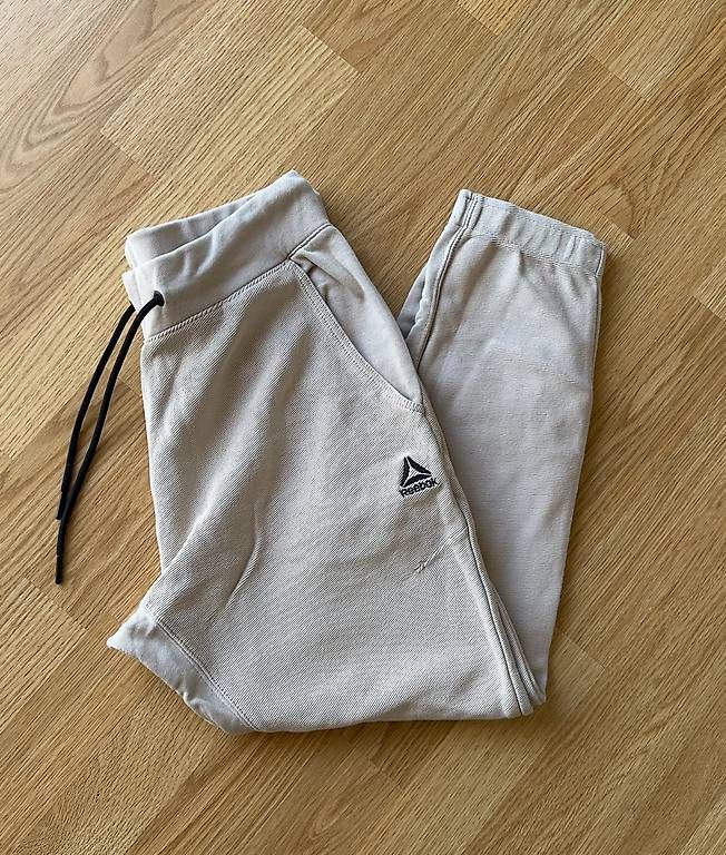 Reebok Pantaloni: Reebok Joggers, Gr. S – Usato da Tägerwilen venduto da fennekfilke