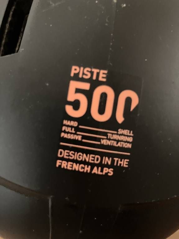 Decathlon Caschi: Casque ski enfant 3-4ans – Usato da St-Légier-Chiésaz venduto da 38y_fz72 2