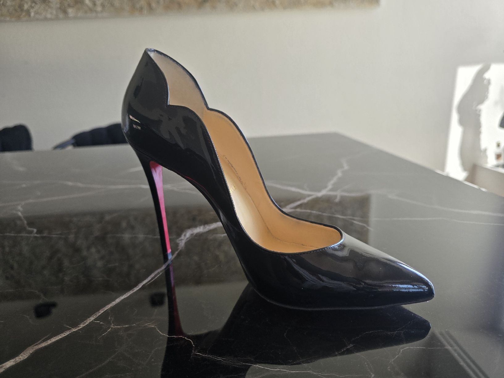 Christian Louboutin Scarpe da donna: Original Louboutin Schwarz – Nuovo (secondo la descrizione) da Zollikon venduto da cae_szy7 1