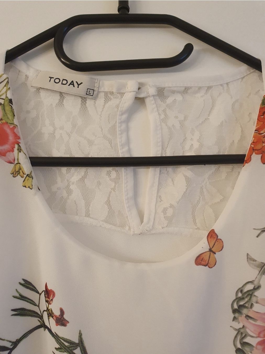 Camicette: Weisse Spitzenbluse mit Blumenprint gr. L – Nuovo (secondo la descrizione) da St.Gallen venduto da Avena135 2