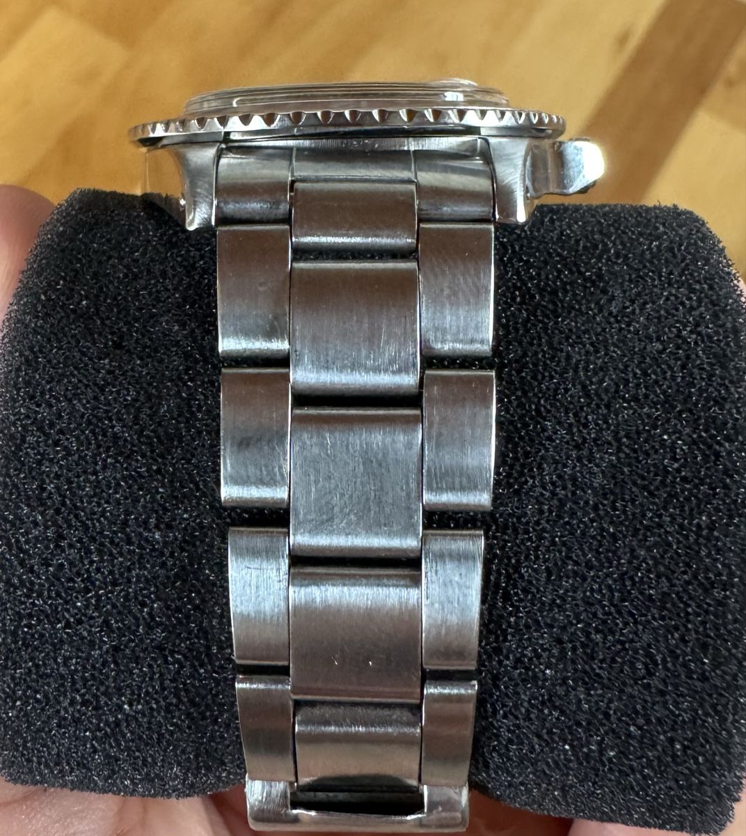 Rolex Orologi: Rolex GMT-Master PEPSI Ref. 1675 Long E aus 1968 im Fullset – Usato da Dotzigen venduto da 24SevenSwiss 4