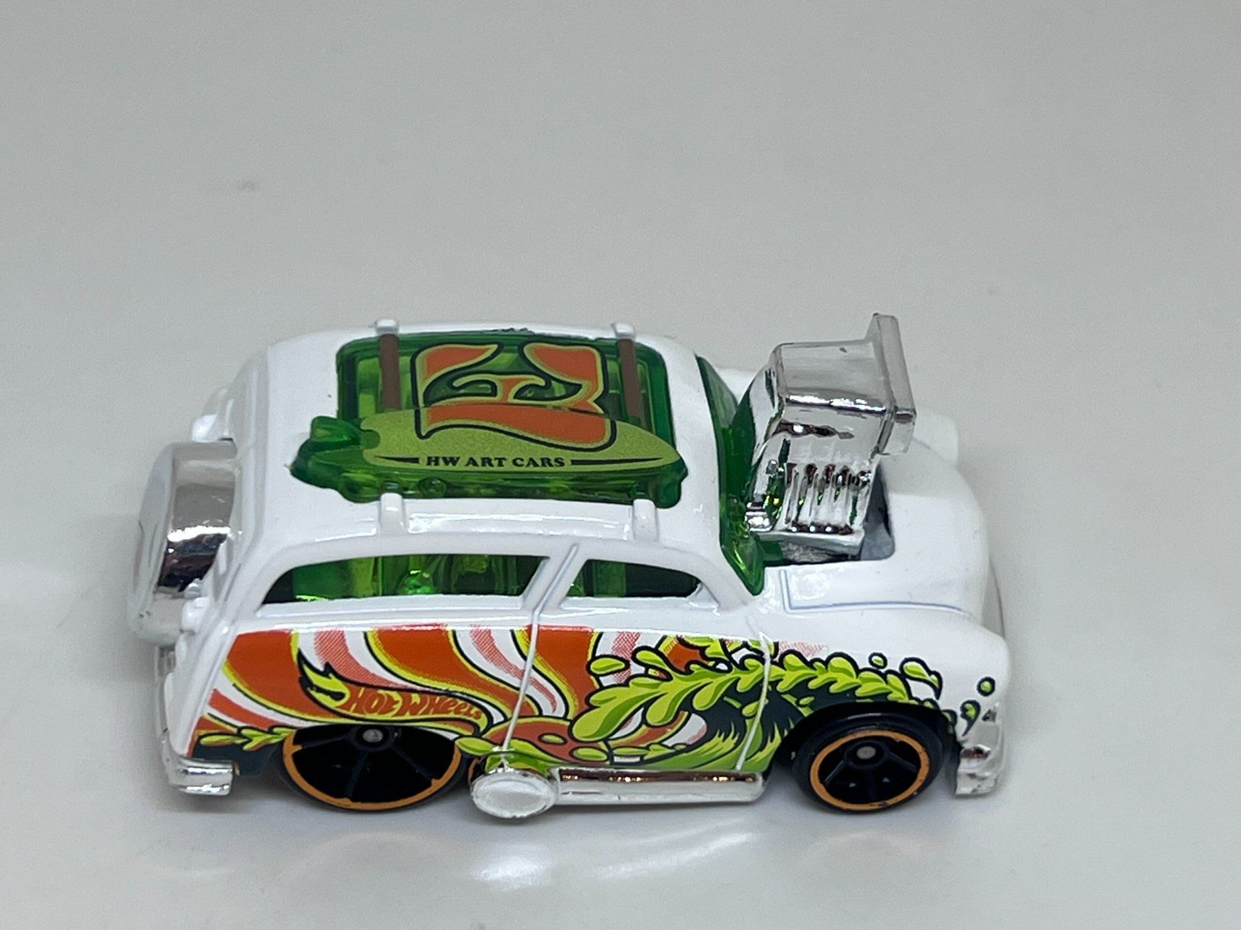 Hot Wheels Modellini d'auto: Hot Wheels Surf 'N Turf #151 – Usato da Wildegg venduto da LaaBoutique 1