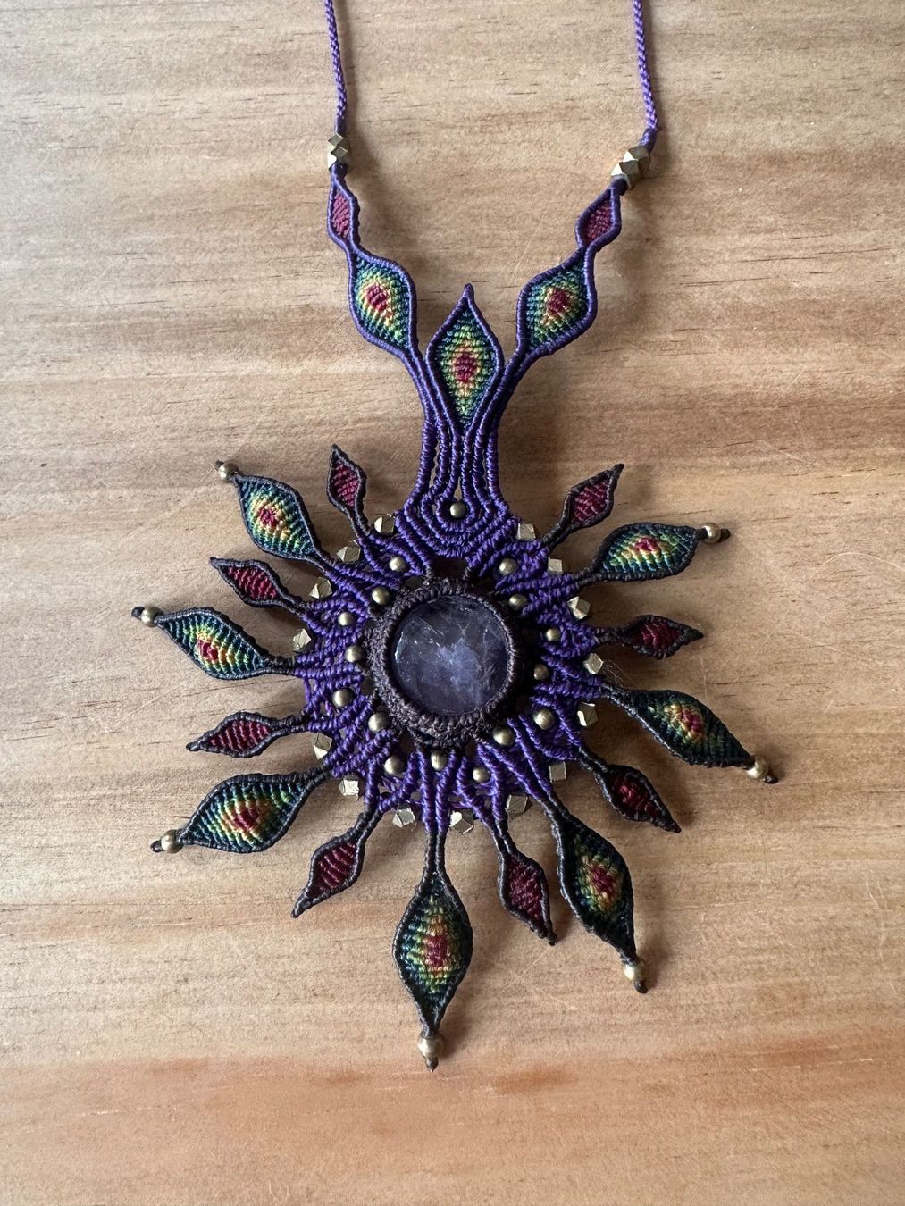 : Einzigartige Makramee-Kette mit Amethyst (neu) – Nuovo e nell'imballaggio originale da Muri AG venduto da Shoshana5 2
