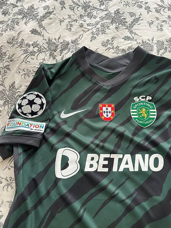 Canottiere & Pantaloni: Nike Maillot Sporting CP Third 21/22 M – Nuovo e nell'imballaggio originale da Lausanne venduto da PeixotoBruno 1
