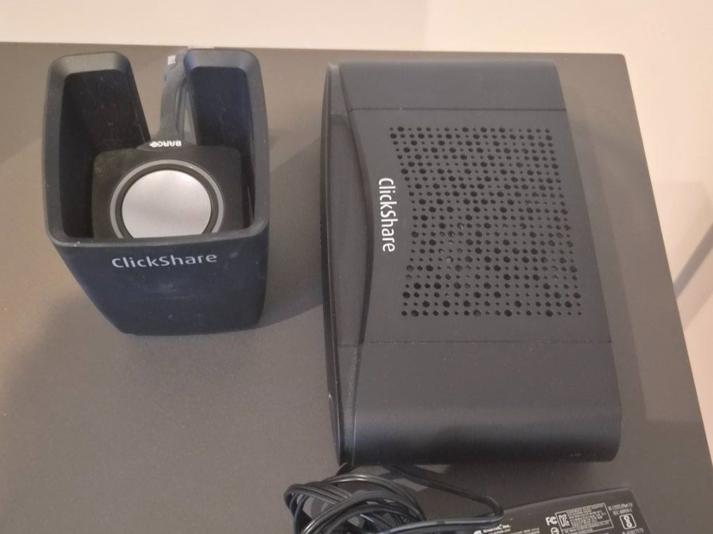 Barco Unità & Adattatore: Barco ClickShare CS-100 mit zwei Buttons – Usato da Schwyz venduto da ineichp