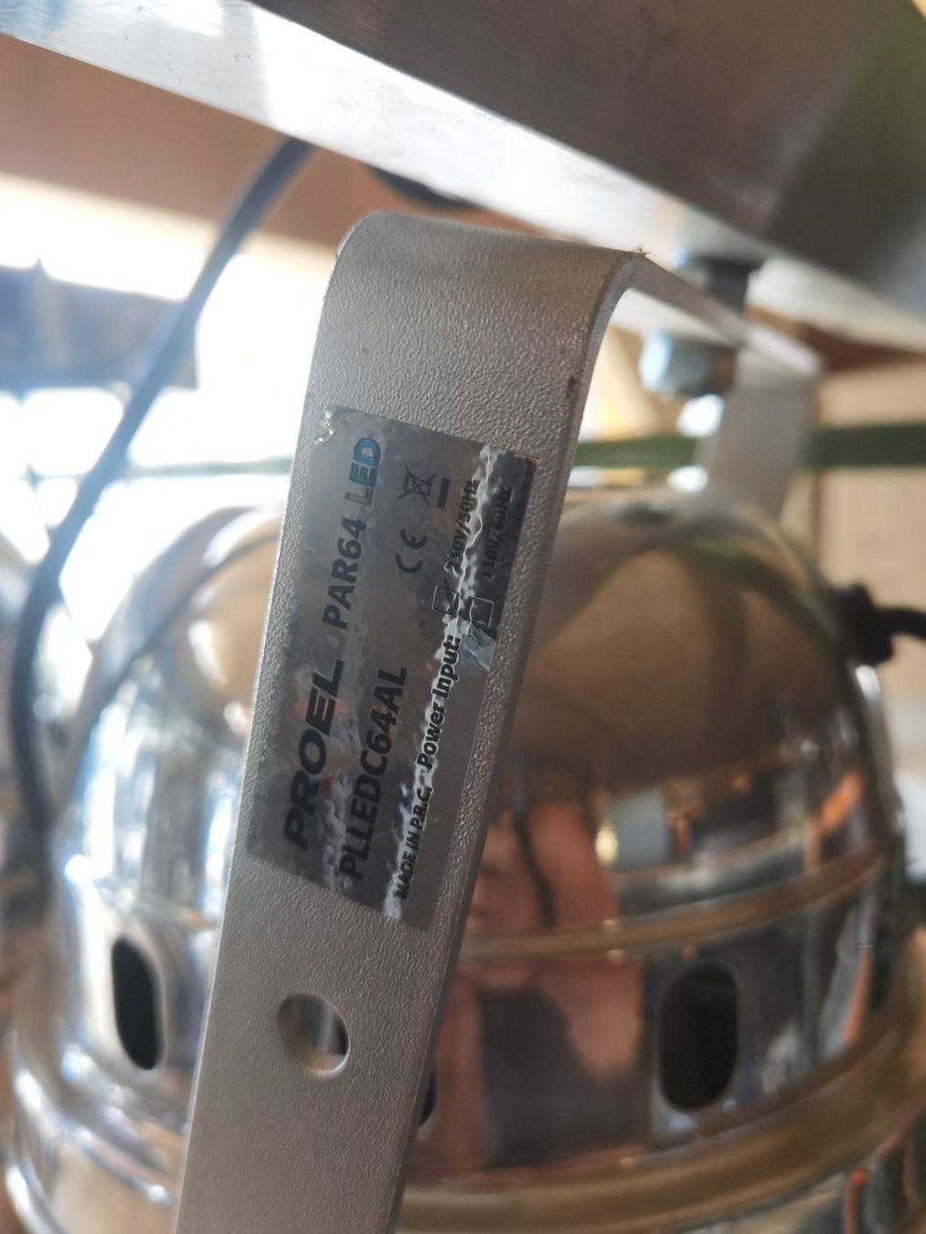 Scheinwerfer: PAR 64 LED stange – Gebraucht aus Aesch LU von Cubic 1