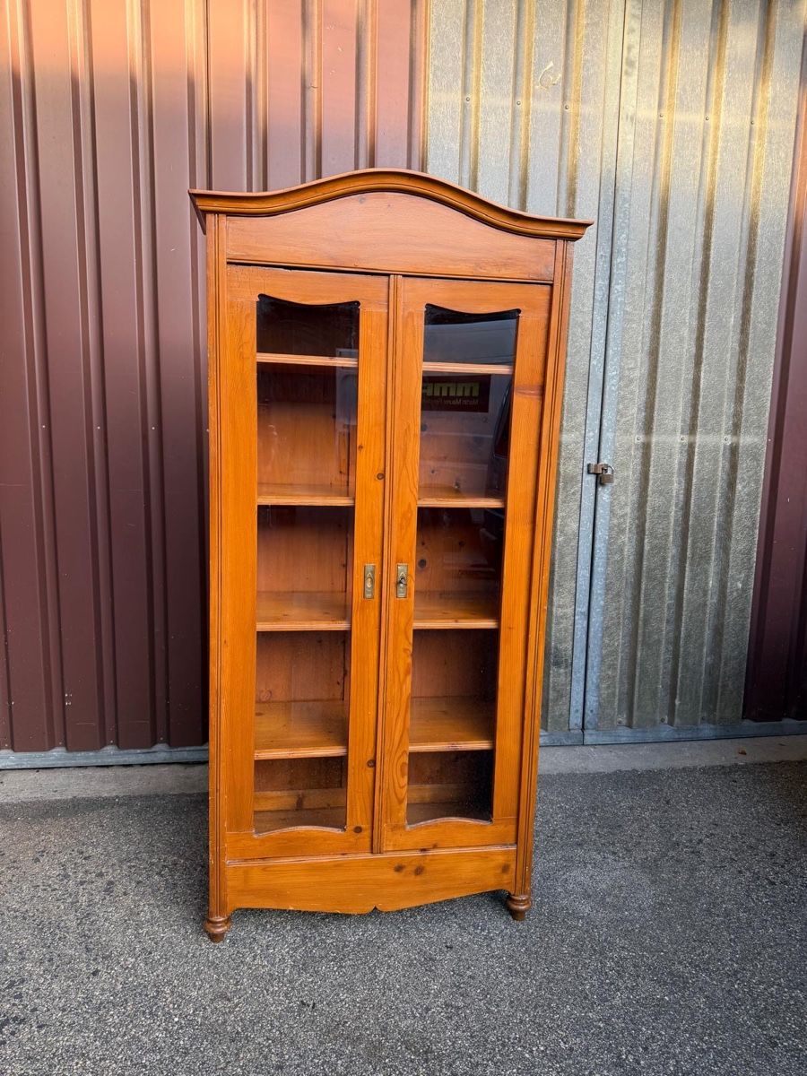 Vetrine: Schöne Holzvitrine – Usato da Wittinsburg venduto da Panix4