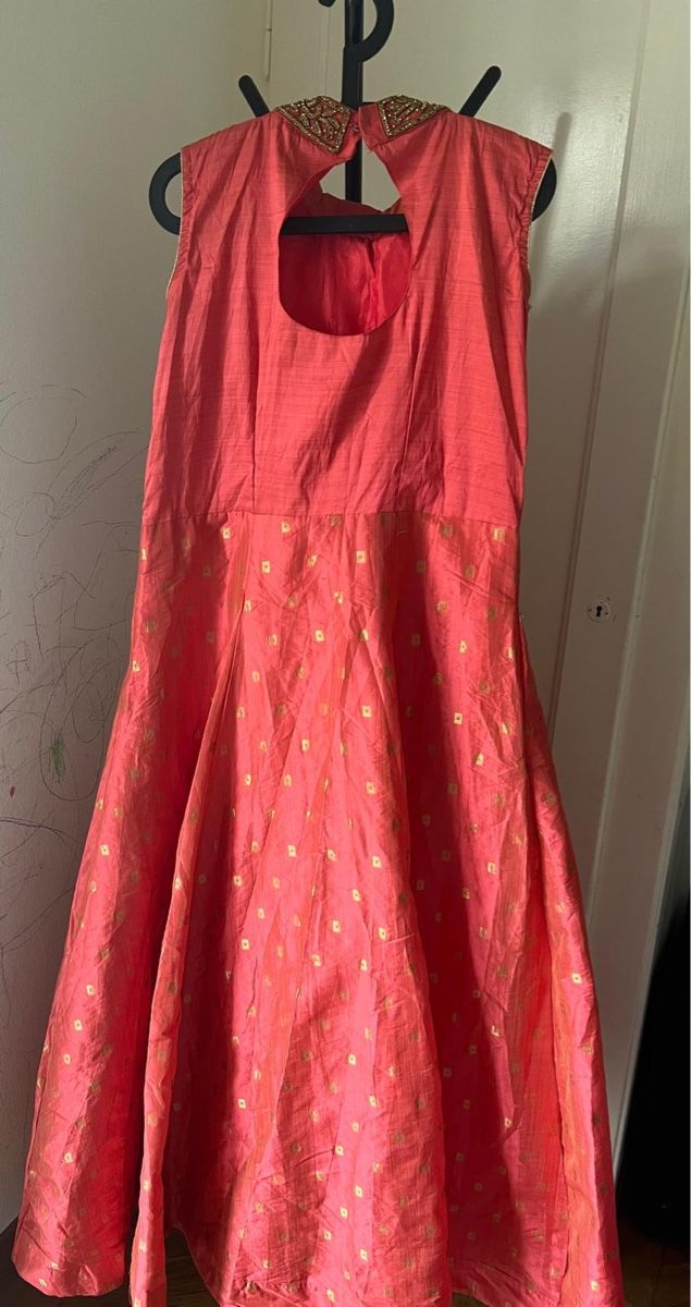 Vestiti: Robe d'été, détail doré, taille M. – Nuovo (secondo la descrizione) da Lausanne venduto da Millionsch