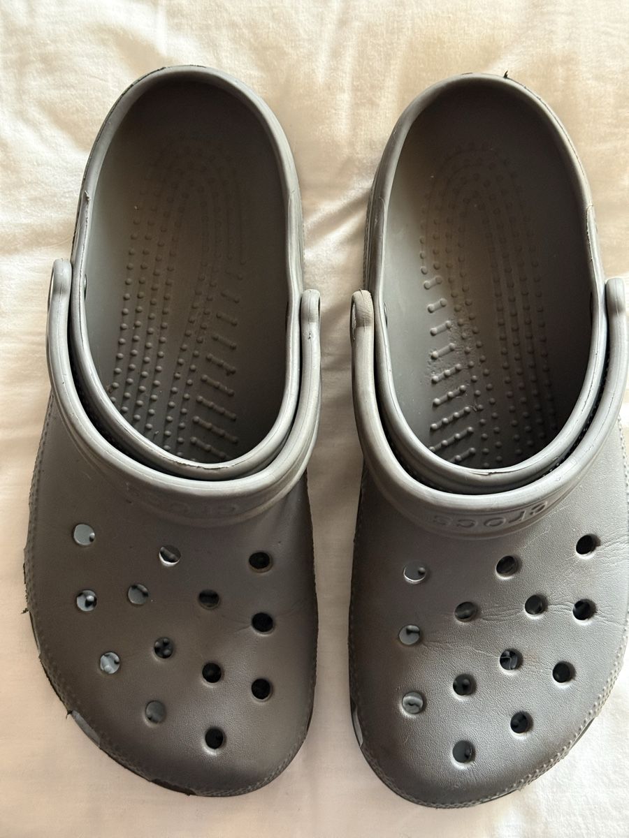 Scarpe da uomo: Crocs - Classic Clog - slate grey - size 43-44 – Usato da Sils/Segl Maria venduto da DeFringues 1
