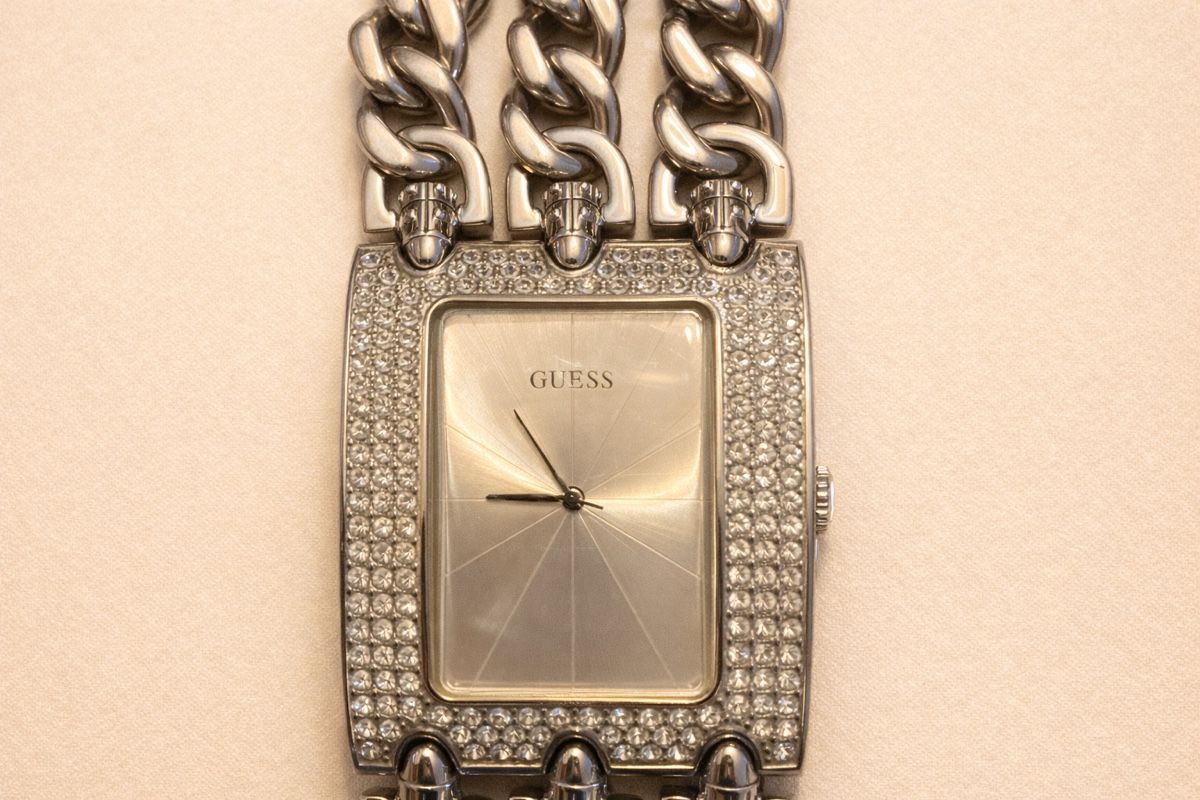 Guess Orologi: MONTRE BRACELET GUESS ARGENTÉE STRASS – Nuovo (secondo la descrizione) da Lausanne venduto da KeNaChic 2
