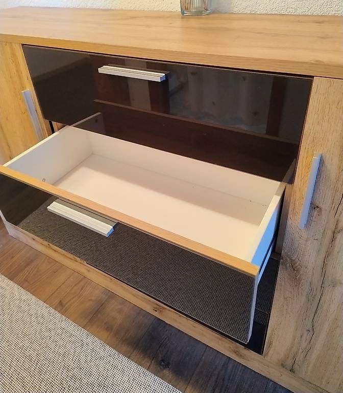 Kommoden: Sideboard / Kommode Eiche mit schwarzen Glasfronten (165 cm) – Gebraucht aus Buchs SG von lin_x8vg 1