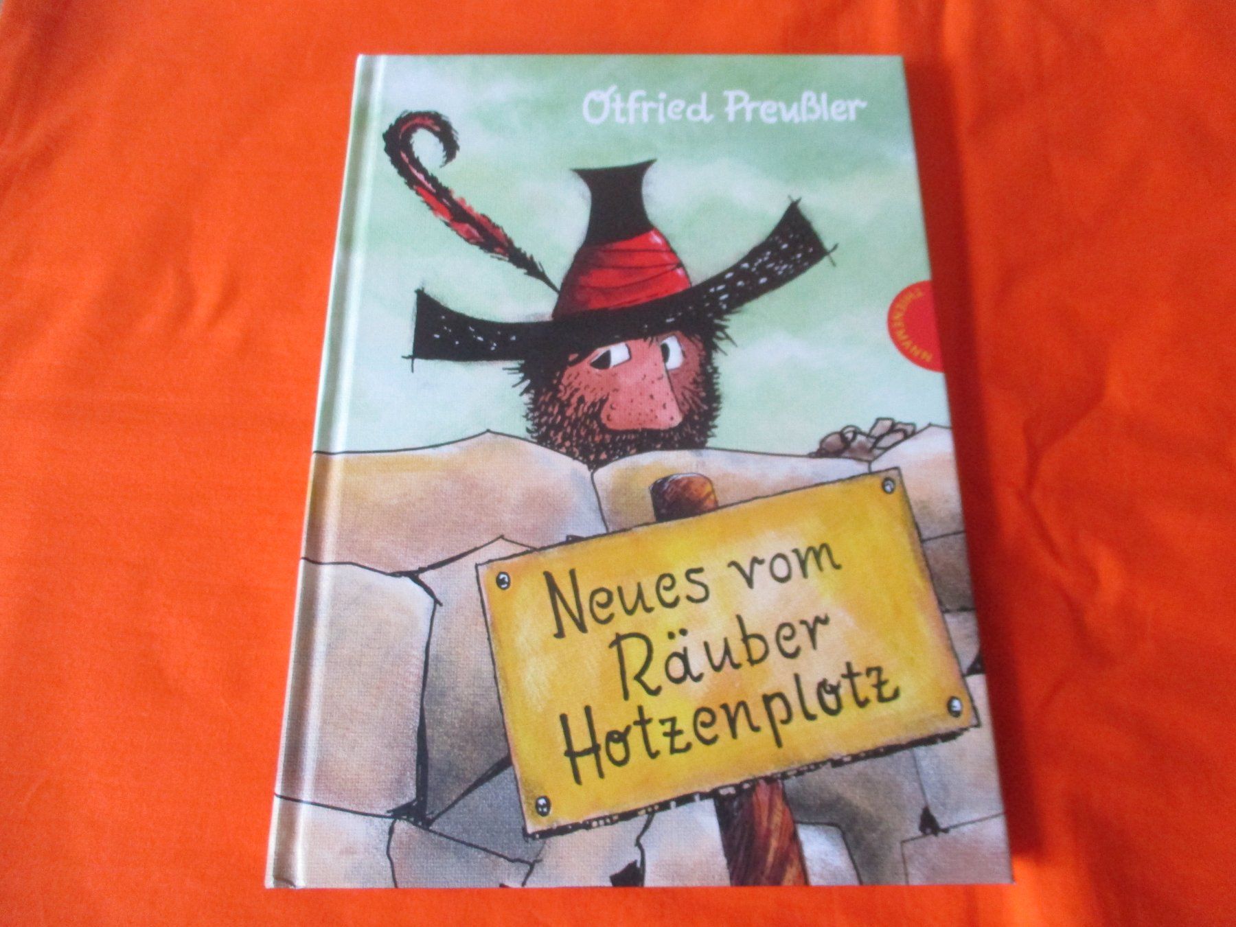 Bücher: Buch, neues vom Räuber Hotzenplotz – Gebraucht aus Birsfelden von alles-muss-raus