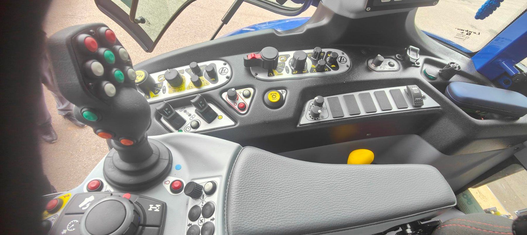 Lindner Trattori: Lindner Lintrac 100 2025! – Nuovo (secondo la descrizione) da volketswil venduto da bangy8 8