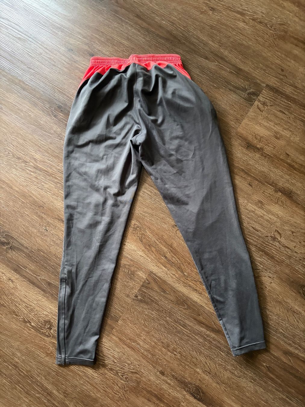 Nike Hosen: Trainerhose Gr. S – Gebraucht aus Muttenz von bargain_hunter 2