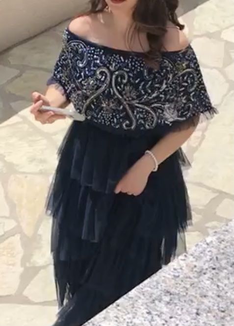 Vestiti: Festkleid dunkelblau Grösse 36 mit Perlen bestickt – Usato da Dübendorf venduto da nela123