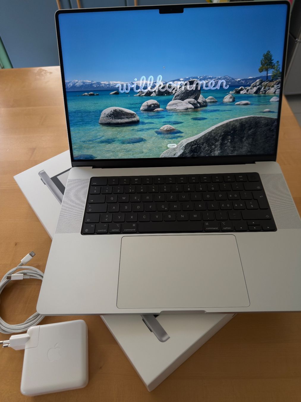 Apple Notebooks: MacBookPro 16" M1 Max, 10-CPU, 32-GPU, 32GB, 1TB SSD – Gebraucht aus Langnau am Albis von L.A.2