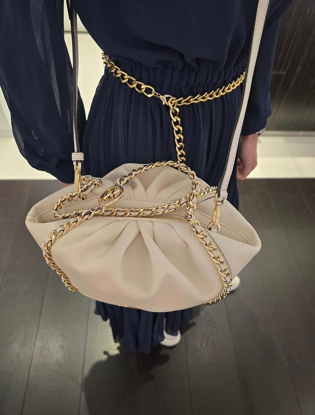 Michael Kors Borse da donna: Michael Kors Tasche light cream – Nuovo e nell'imballaggio originale da Wiedlisbach venduto da Sistershop 7