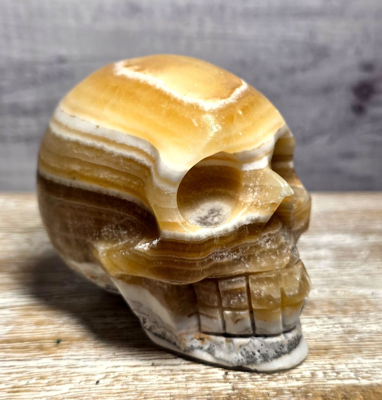 Minerali & Pietre curative: Honig-Calcit Schädel 525g – Nuovo e nell'imballaggio originale da Matzingen venduto da Shay_Crystalz