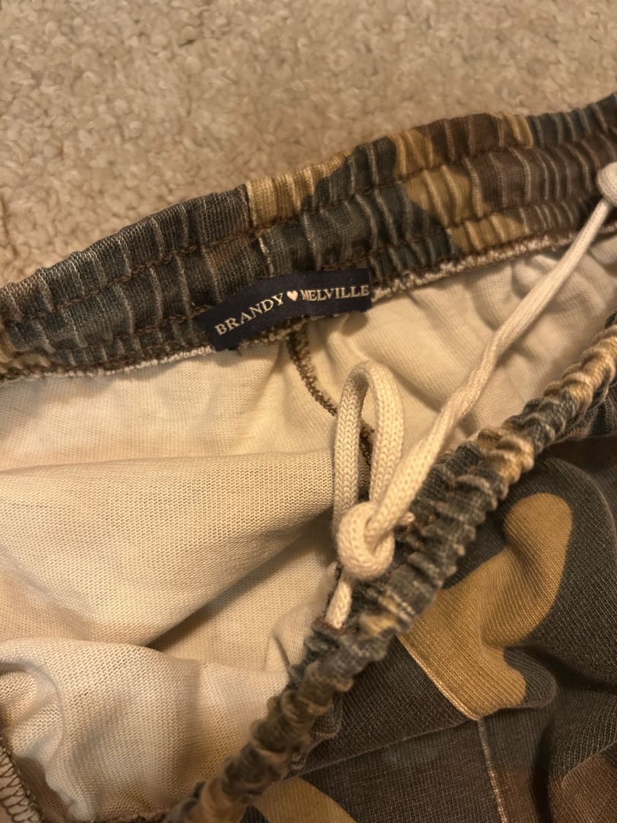 Brandy Melville Pantaloni: Brandy Melville Sweatpants – Usato da Zürich venduto da ori_9dcy 1