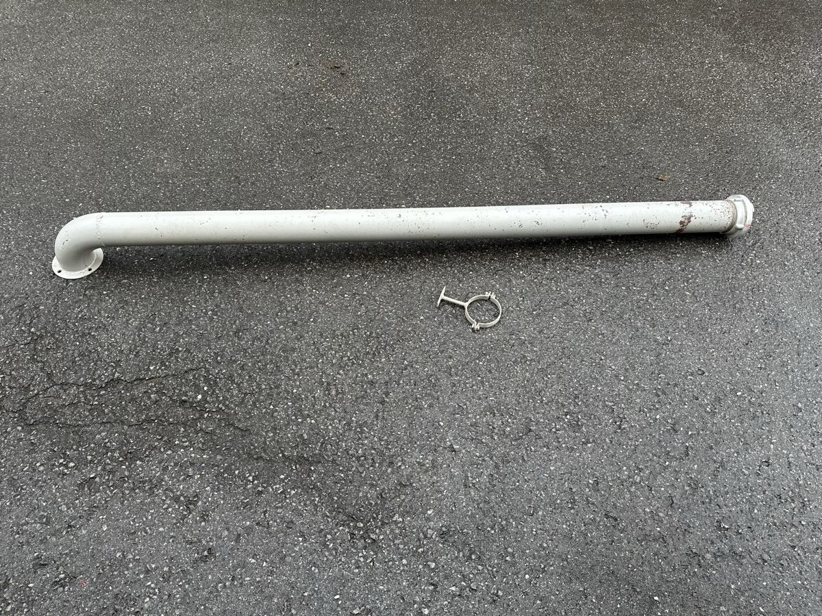 Rohre & Schläuche: Metallrohr mit Halterung – Gebraucht aus Schwende von weesli