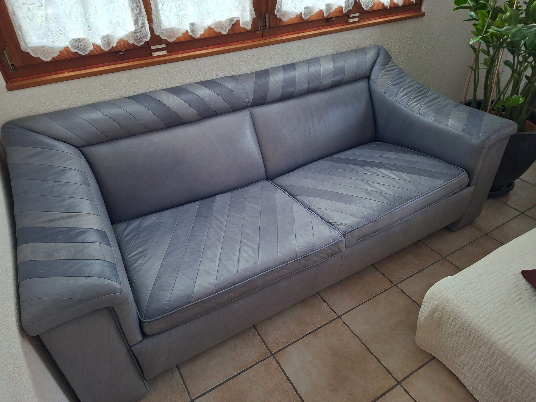 Divani: Leder Polstergruppe 3-teilig – Usato da Arni AG venduto da Maesai99