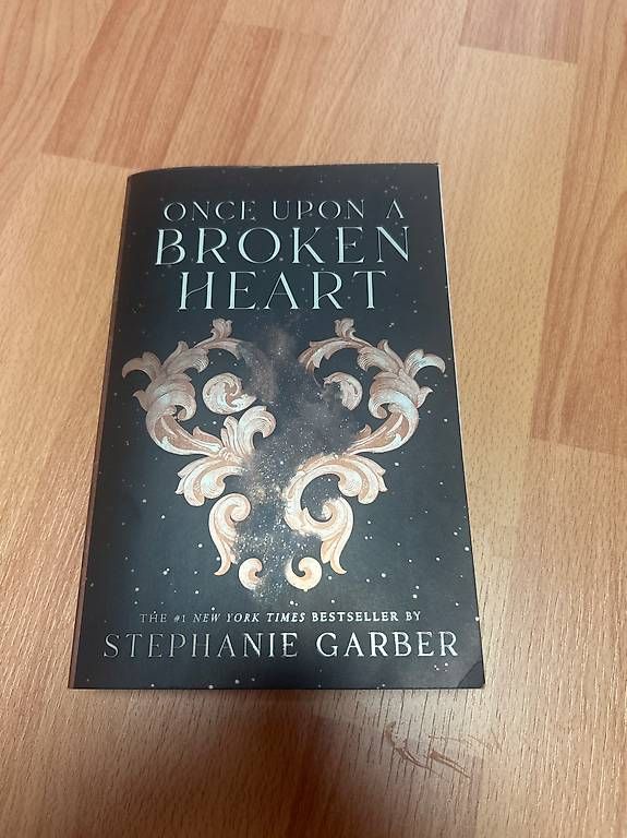 Libri: Once upon a Broken Heart – Usato da Lupfig venduto da yas_vsb2