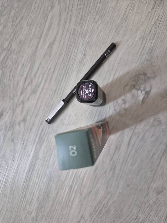 Maquillage: Make-Up von Kiko & Revolution  – D'occasion à Frauenfeld par Sttmusic 3