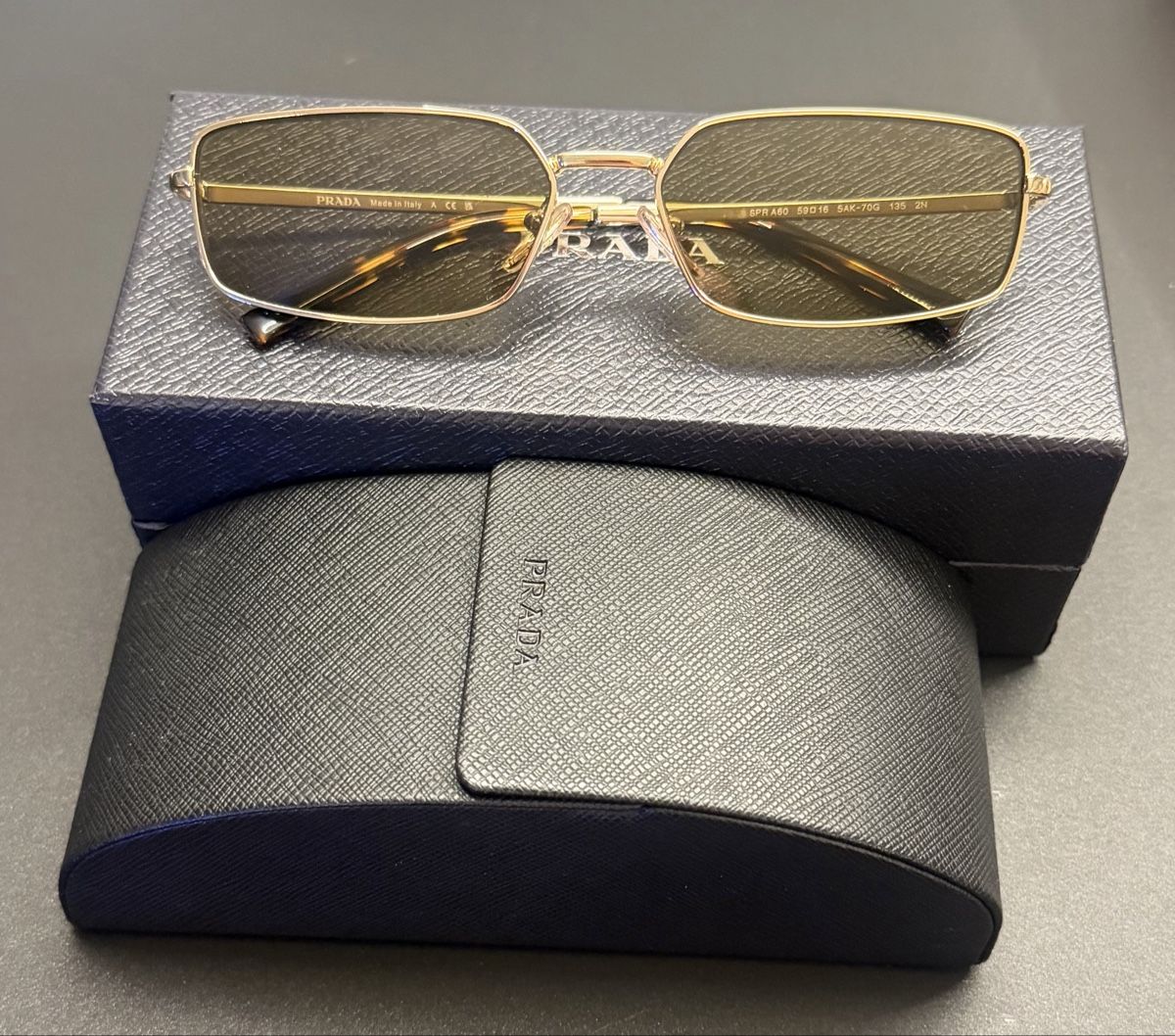 Prada Brillen & Gläser: Sonnenbrille Prada  – Neu (gemäss Beschreibung) aus Zürich von pirua