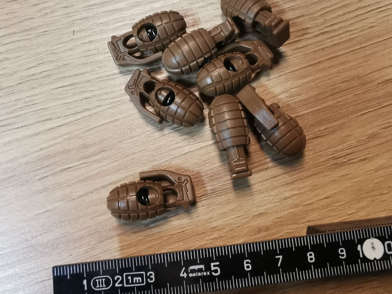 Kit bricolage: 8x Kordelstopper Granate steam punk gothic – Nuovo (secondo la descrizione) da Fischbach-Göslikon venduto da PitBullDoll 1