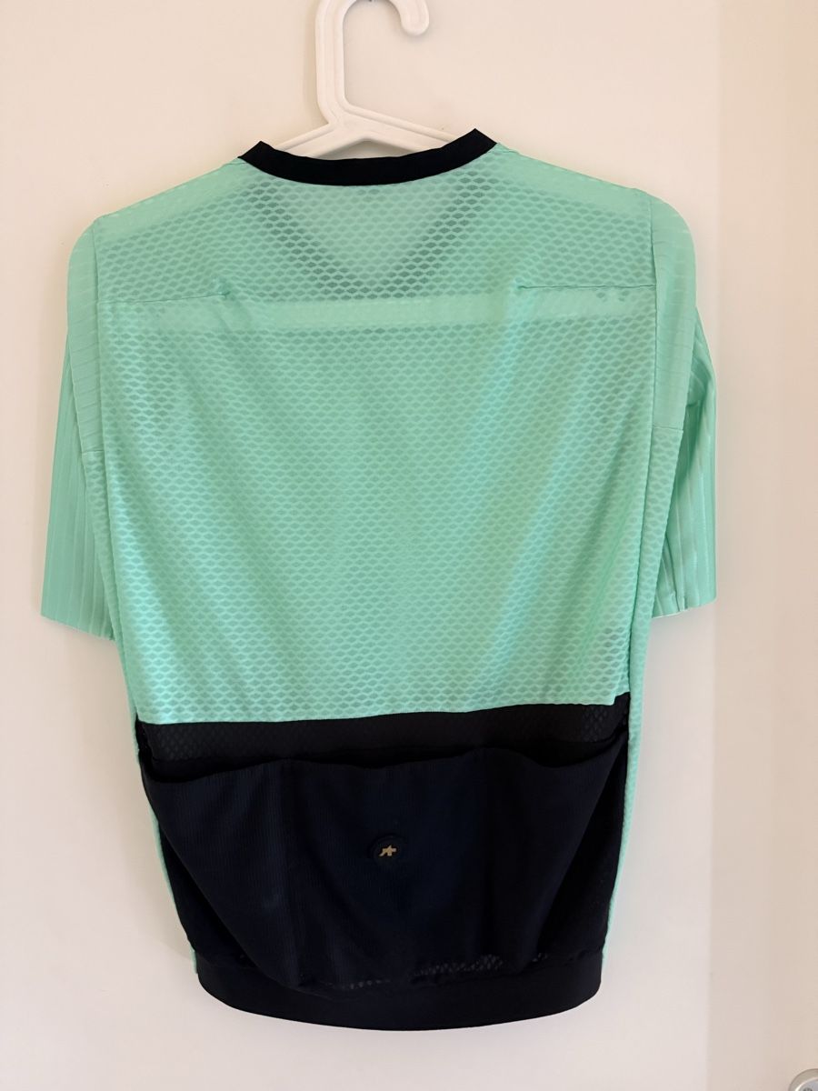 Assos Canottiere & Pantaloni: Assos - taille M, état impeccable! – Nuovo (secondo la descrizione) da Sugiez venduto da Mlle_Bakets 1
