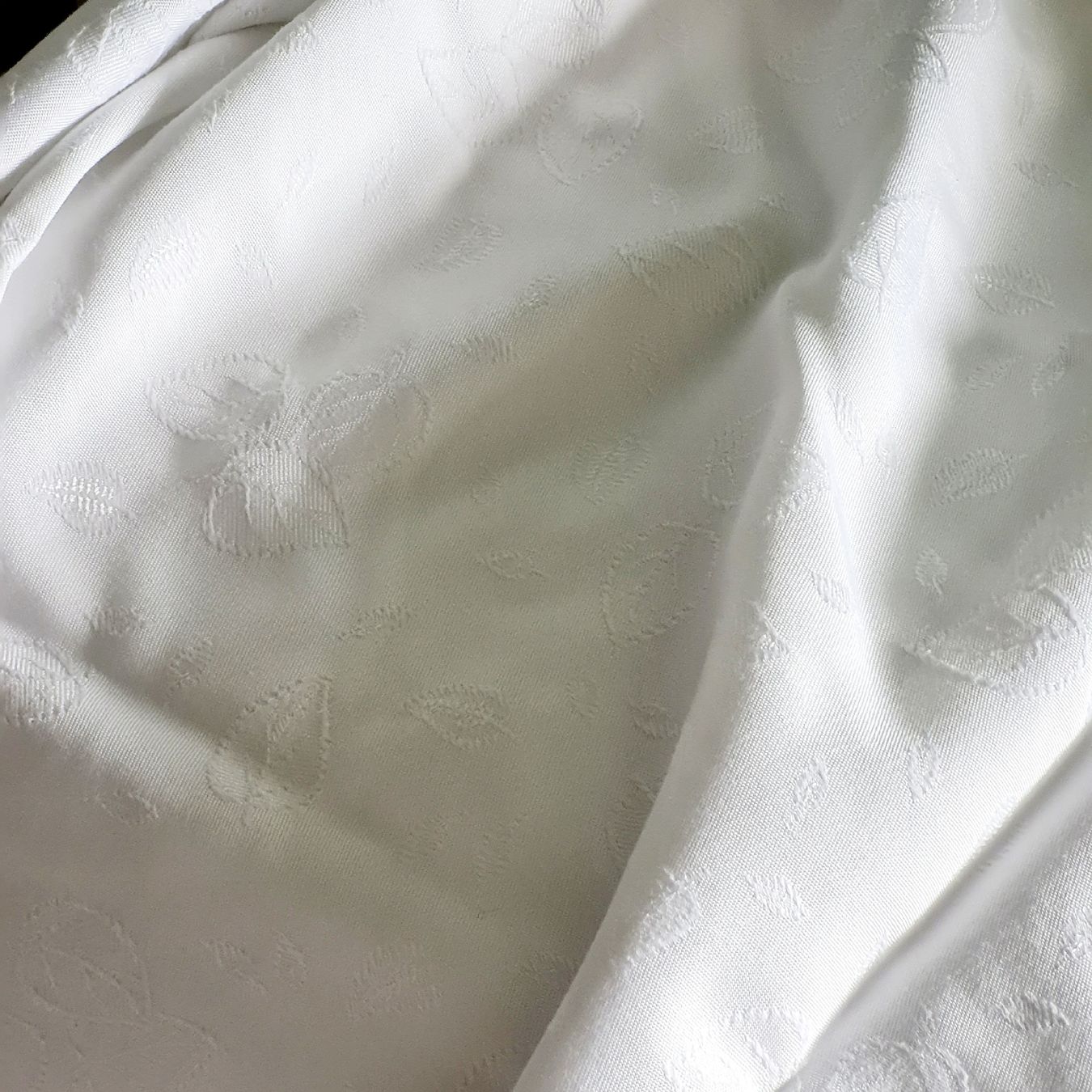 Altra biancheria da tavola: Tischtuch rund mit schönen Muster ca.150cm – Usato da Siebnen venduto da annigannig 2