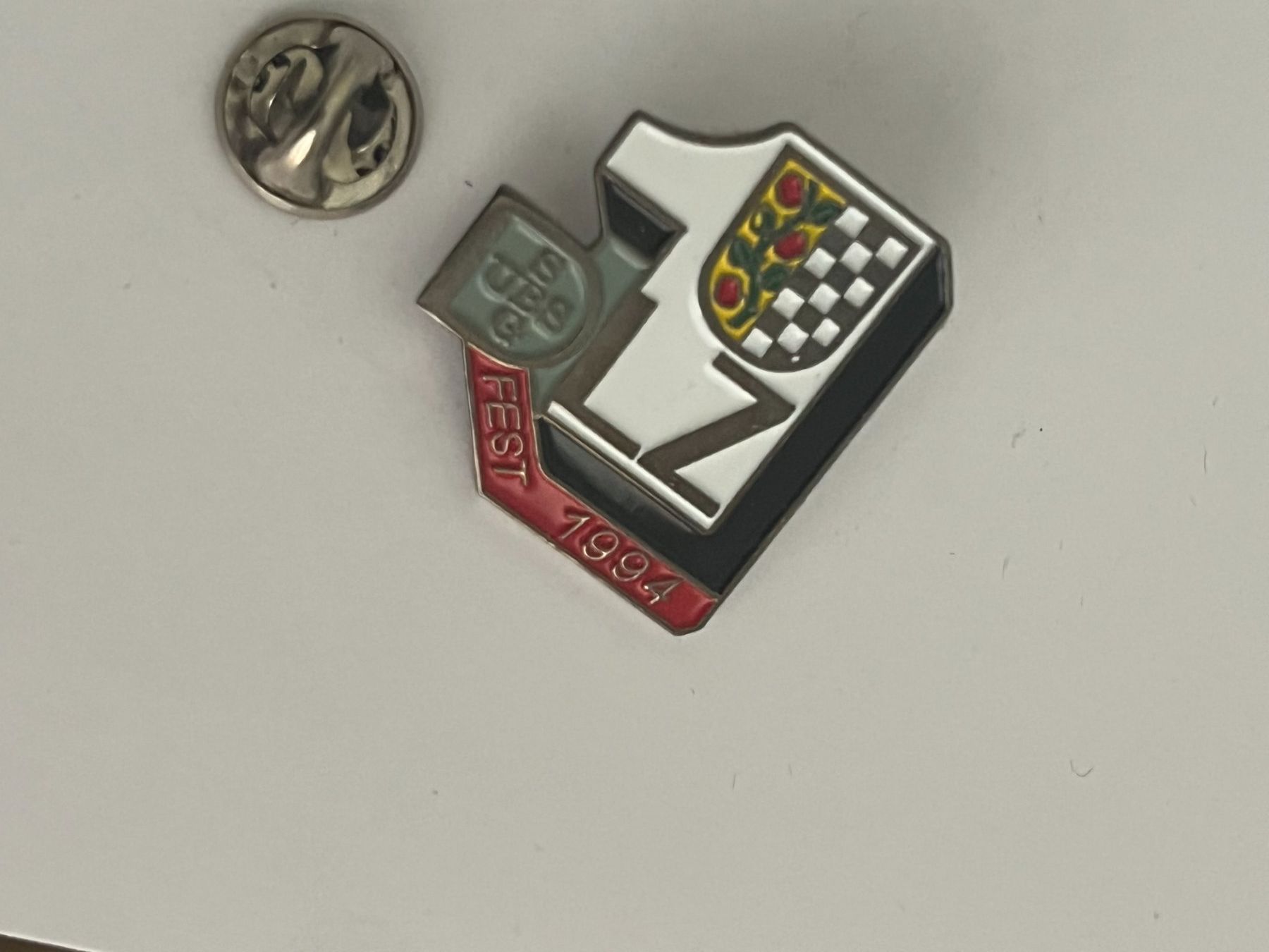 Placchette & Badge: Pin Fest UBS 1994 – Usato da Dietikon venduto da sch_w2tw