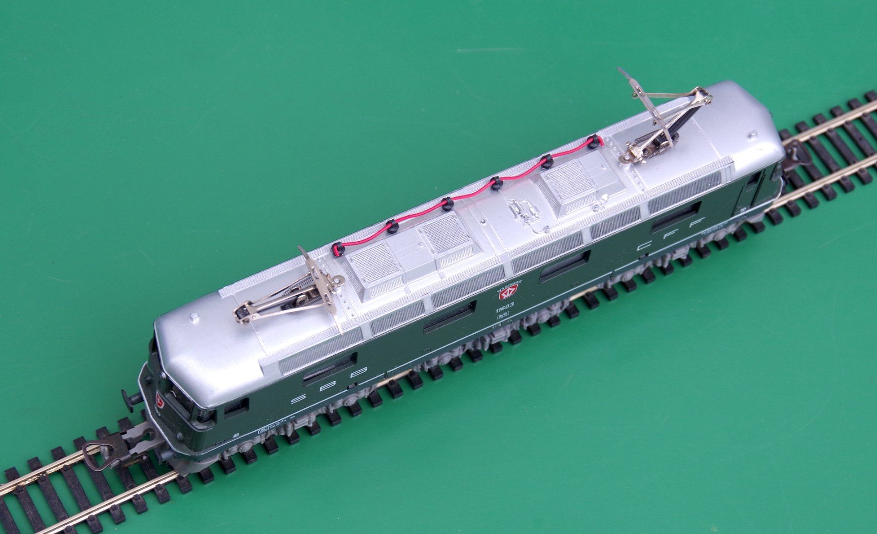 Lima Modellini di ferrovie: Lima H0 Elektro-Lok Re 6/6 SBB CFF FFS – Difettoso da Frauenfeld venduto da Danielpwiedmer 3