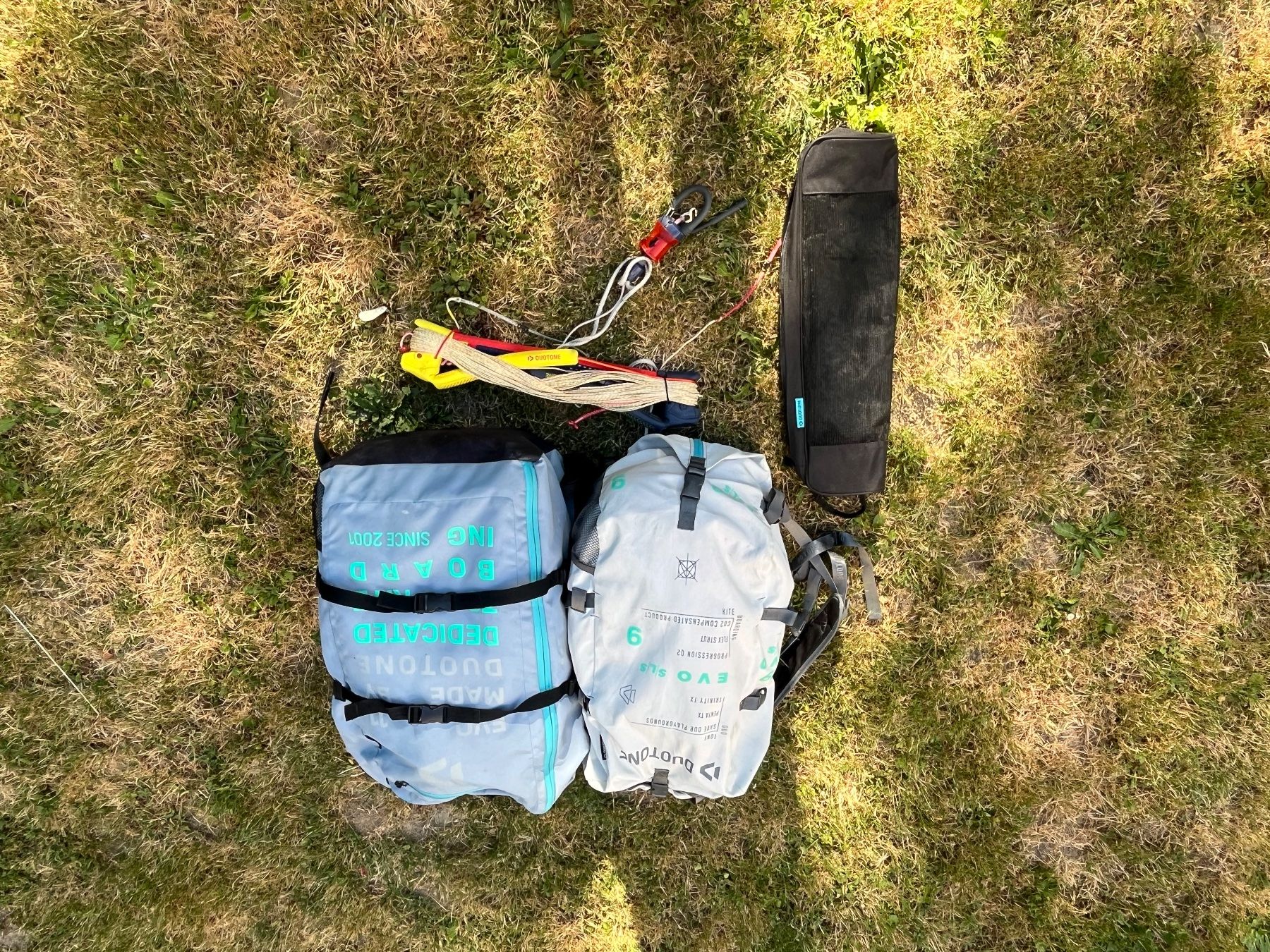Duotone Aquilone: Pack Kitesurf Duotone EVO SLS 9m 11m + trust barre – Usato da Nyon venduto da rob_pl6l