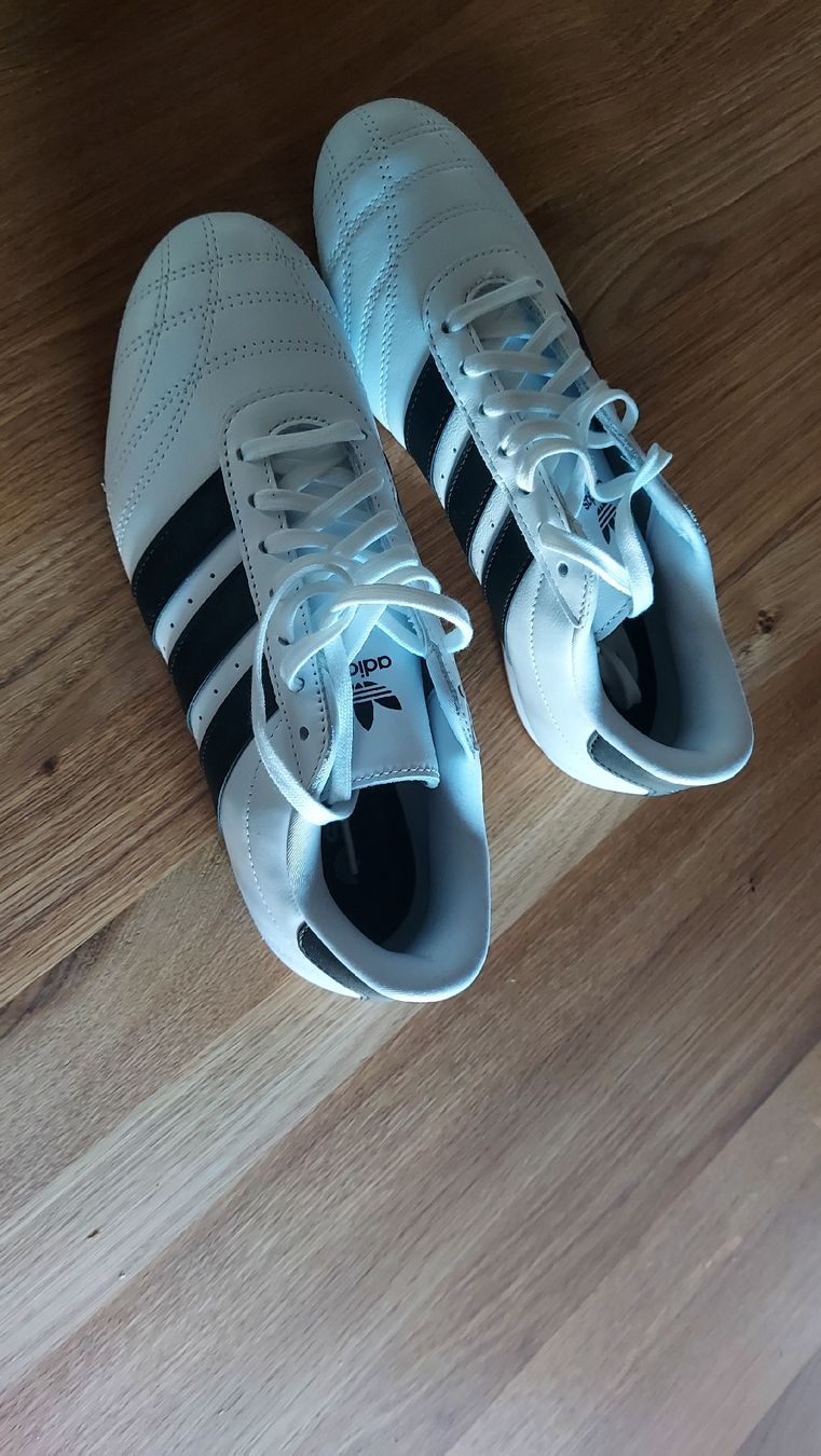 Adidas Scarpe da donna: Adidas – Nuovo e nell'imballaggio originale da Aarau venduto da lca_m6nw 1