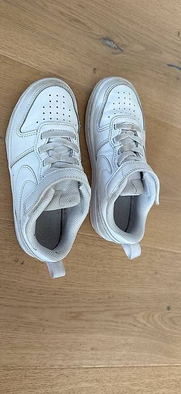Scarpe per ragazzi: Nike Turnschuhe weiss Gr. 28.5 – Usato da Graltshausen venduto da Regeli1