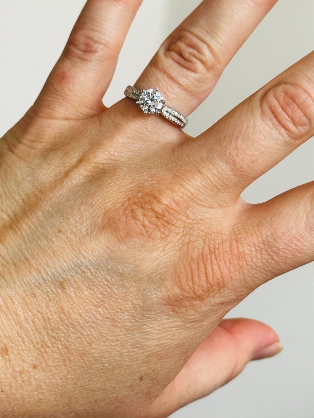 Anelli: 1ct 6,5 mm Moissanite rings with certificate – Nuovo e nell'imballaggio originale da Genève venduto da AWWA 3