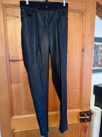 1 pantalon similicuir et tissu  Amy taille 48