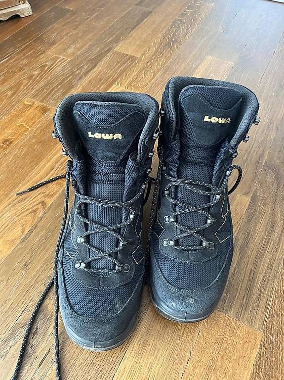 Scarpe da donna: Lowa wanderschuhe nur einmal gebraucht – Usato da Kreuzlingen venduto da Francesco.Fattizzo