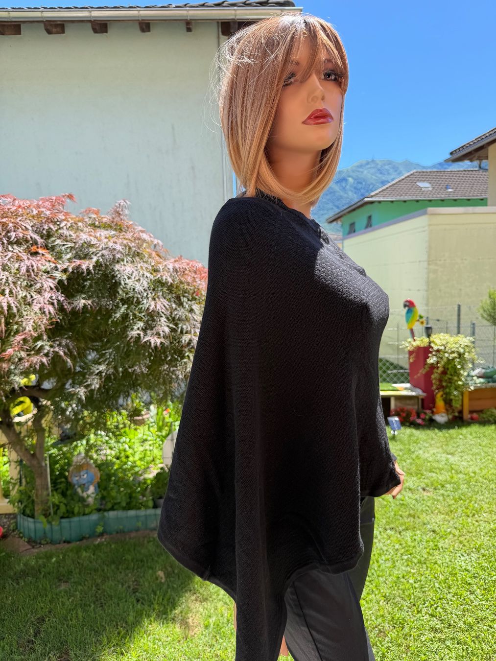 S.Oliver Giacche: S. Oliver - Schwarzer Poncho  - Top zustand – Usato da Cugnasco venduto da tizianaq 1