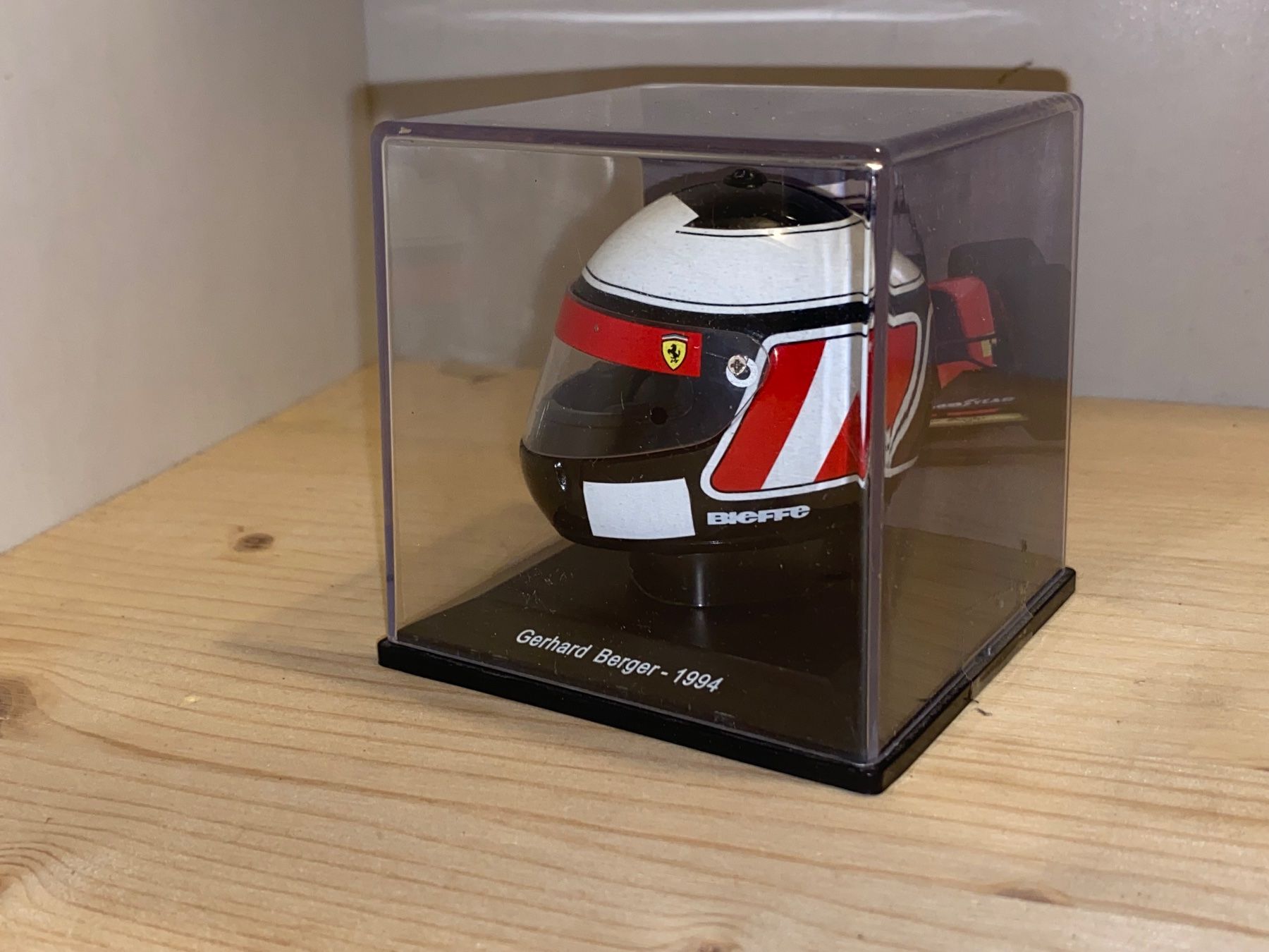 Ferrari Modellini d'auto: Ferrari Helm 1/5 Gerhard Berger 1994 – Nuovo (secondo la descrizione) da Wohlen AG venduto da PrivatSammlung 1