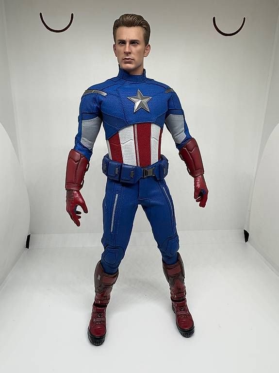 Hot Toys Statuette: Hot toys - Captain America 2012 Version – Usato da Horn venduto da tantor7 2