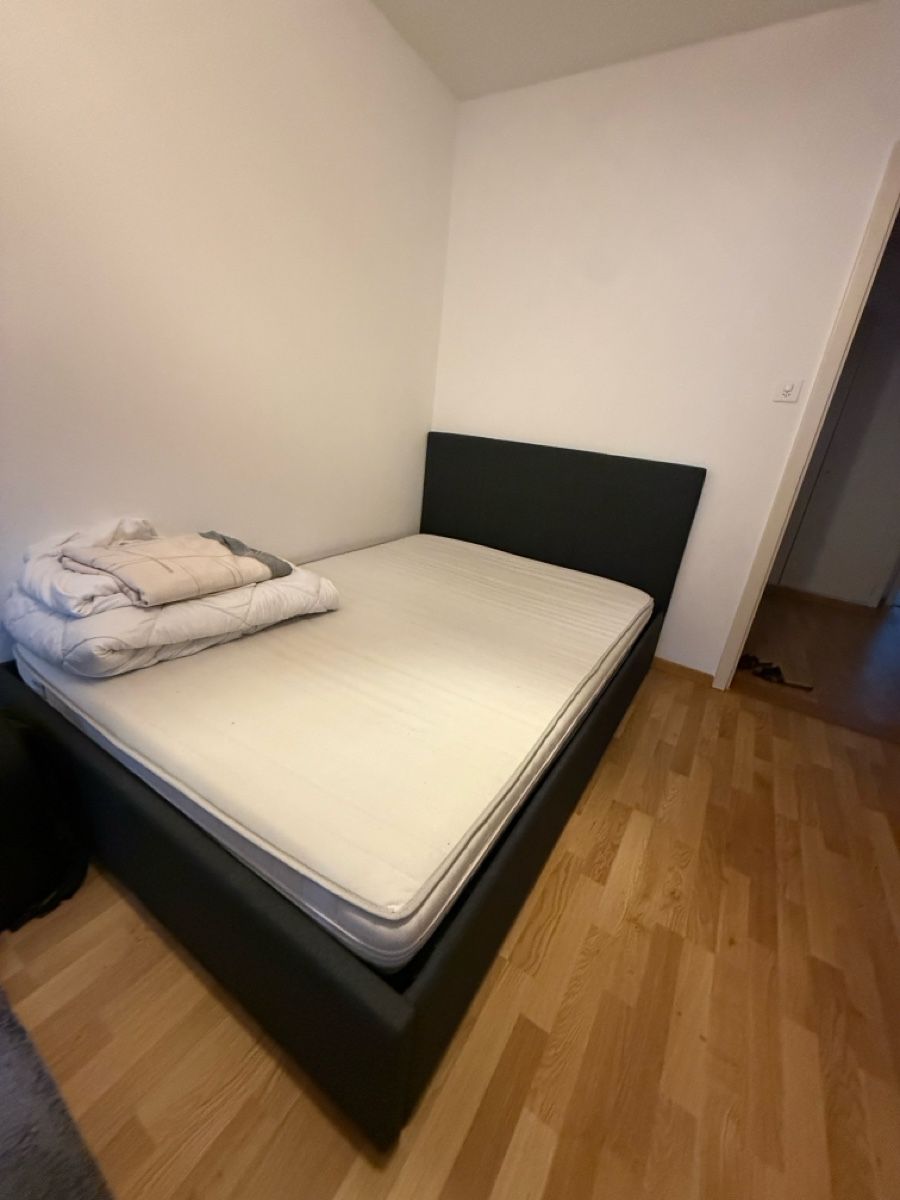 Letti: Bed frame with mattress dark grey – Usato da Biel/Bienne venduto da alg_wnh5