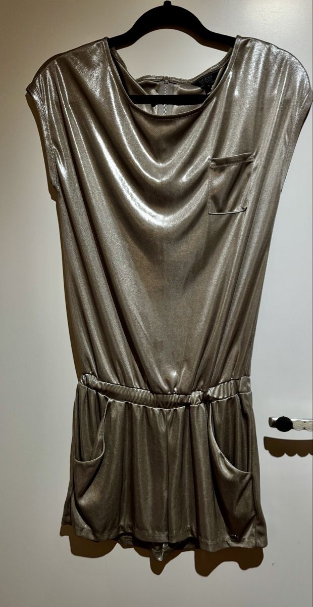 Guess Tute: Guess Metallic Silver Romper S – Usato da Hurden venduto da rac_wyf8