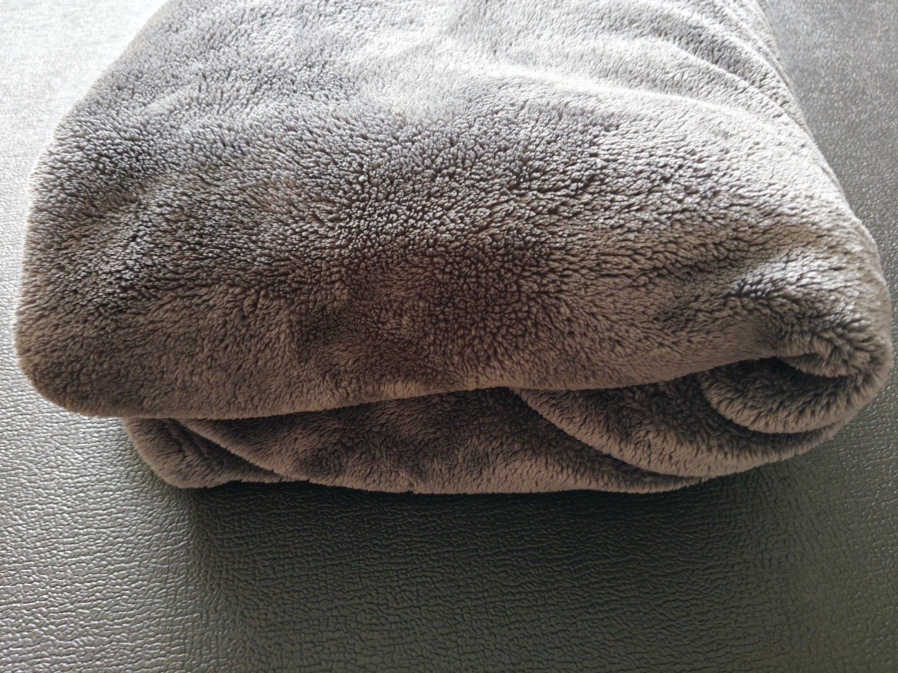 Coperte: Kuscheldecke grau 150x200cm – Usato da Basel venduto da jos_2z5q 1