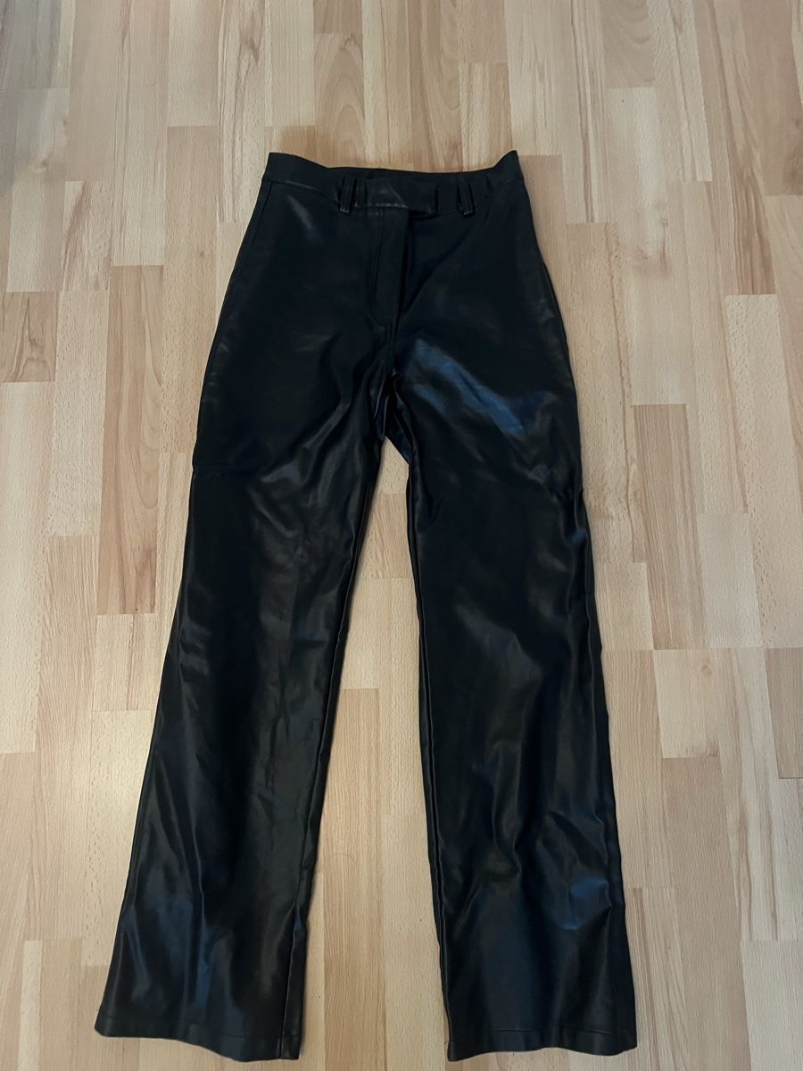 Pantalons: Kunstlederhose – Neuf (Voir description) à Kirchberg BE par lea_kb6y